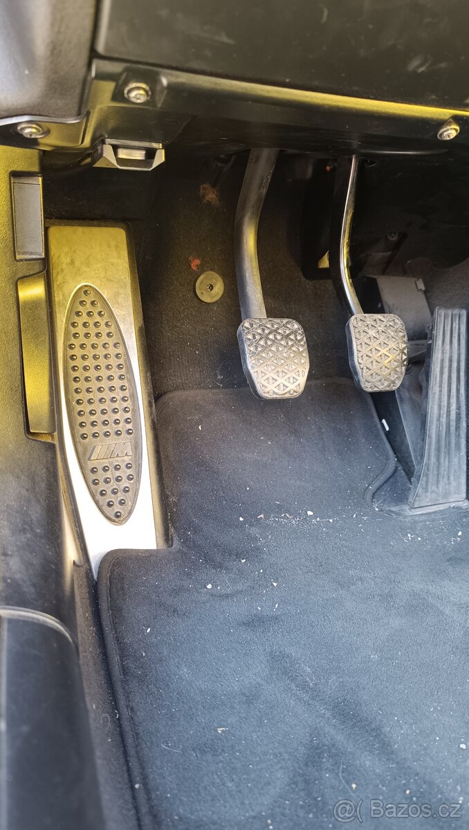 BMW E46 318i Cabrio – M-Packet | Manuál | 105 kW - 15