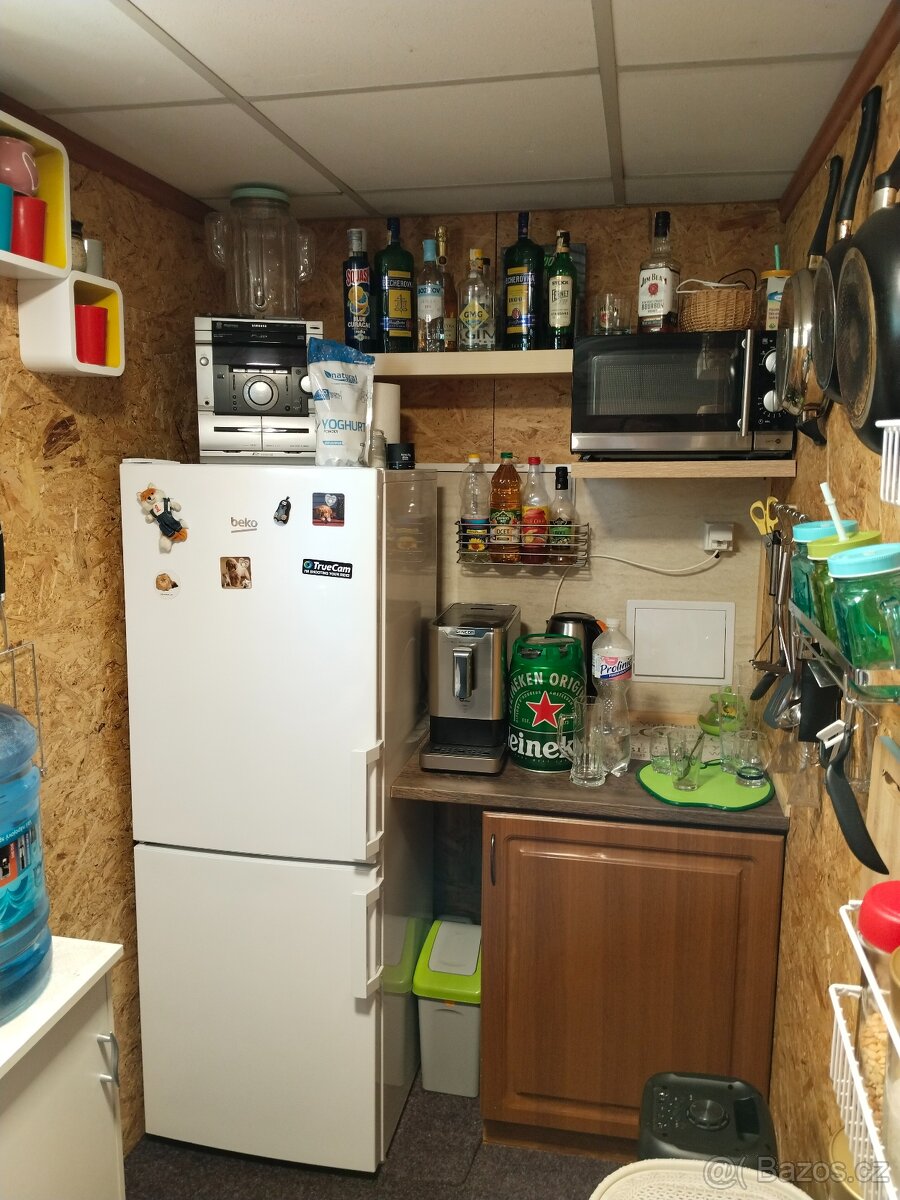 Prodej KARAVANU s Dřevěnou přístavbou . - 15