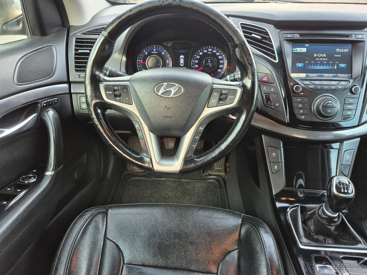 Hyundai i40,1.7CRDi,100KW,PLNÁ VÝBAVA,LED,WEBASTO,R.V.2014 - 15