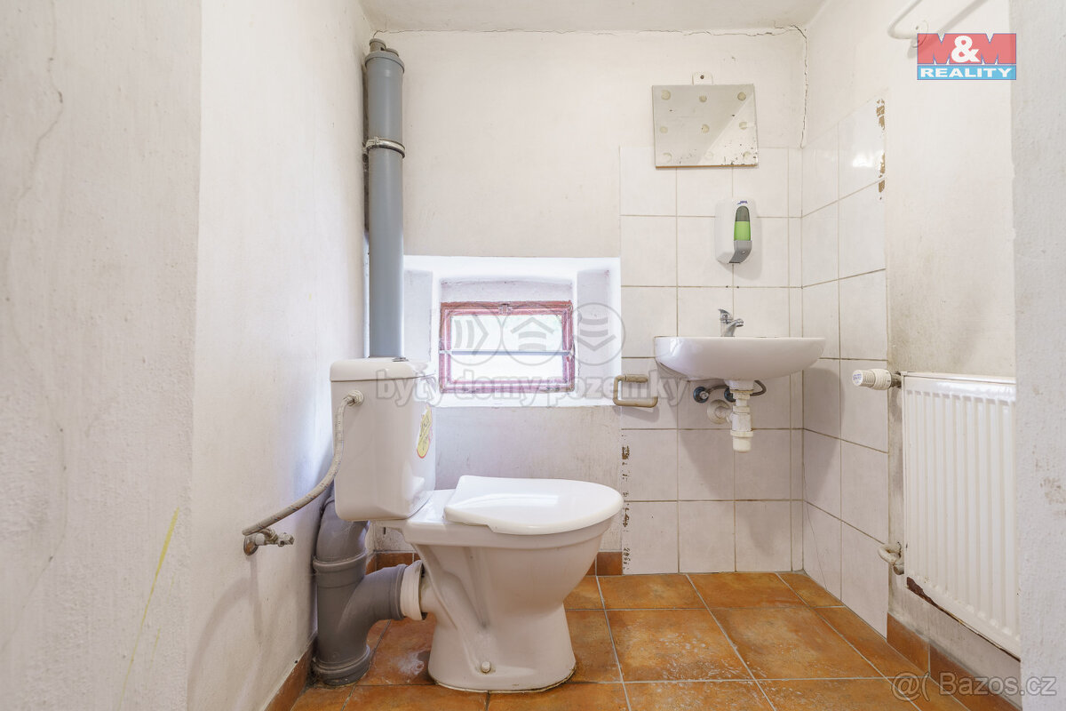 Prodej výrobního objektu, 2100 m², K. Vary, ul. Sokolovská - 15