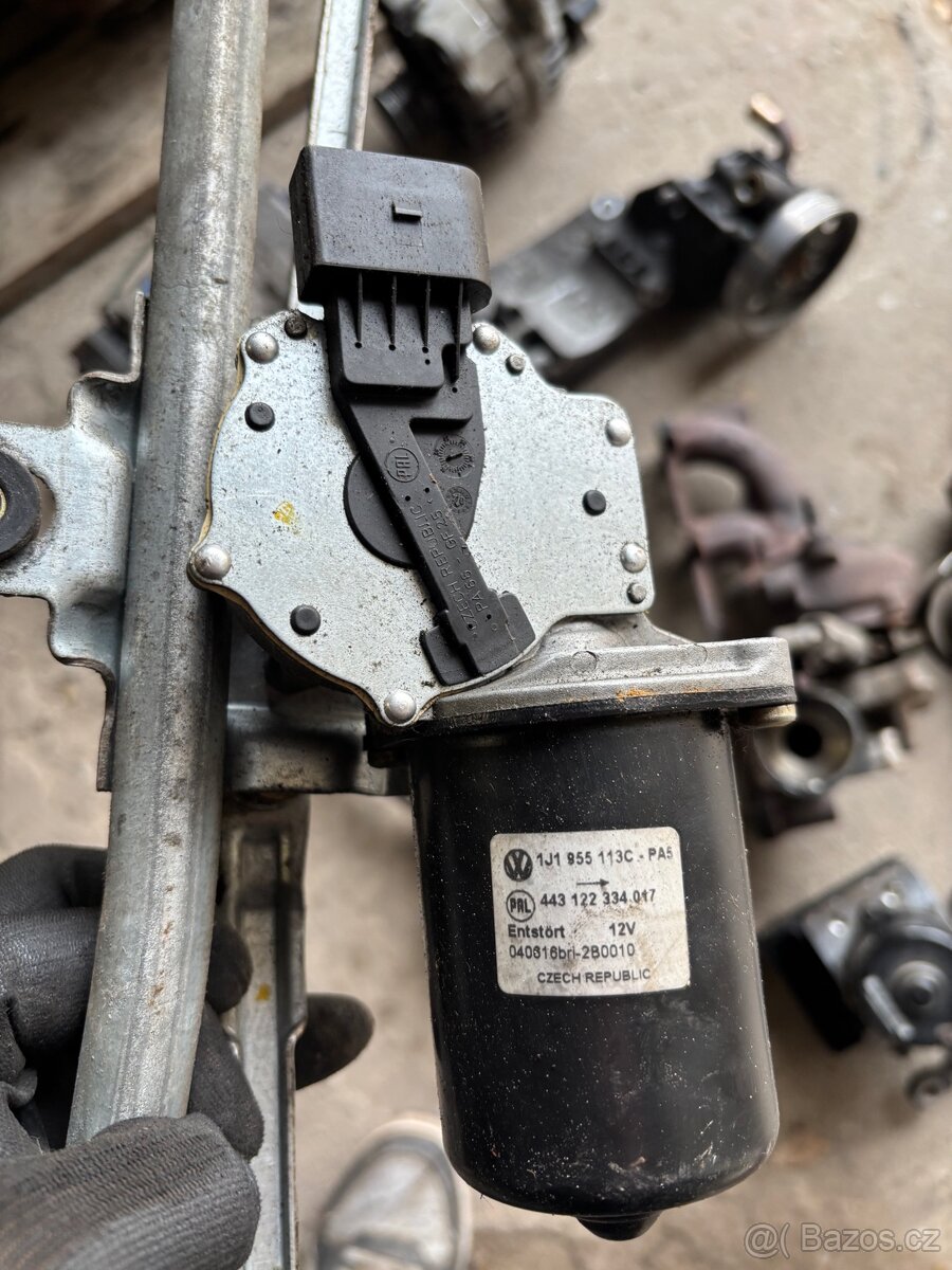 Náhradní díly - 15