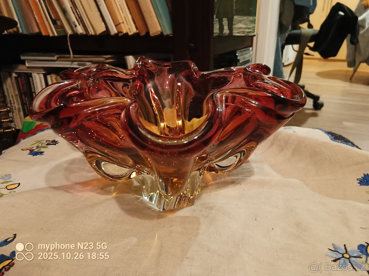 Staré barevné ambrove sklo hutní vázy mísy sklenice - 15