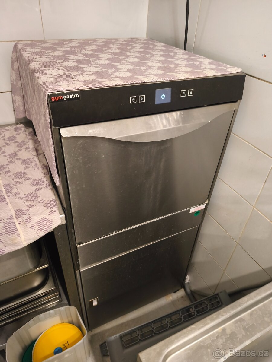 Predám kompletné vybavenie pre reštauráciu a bar – 300 000 K - 15