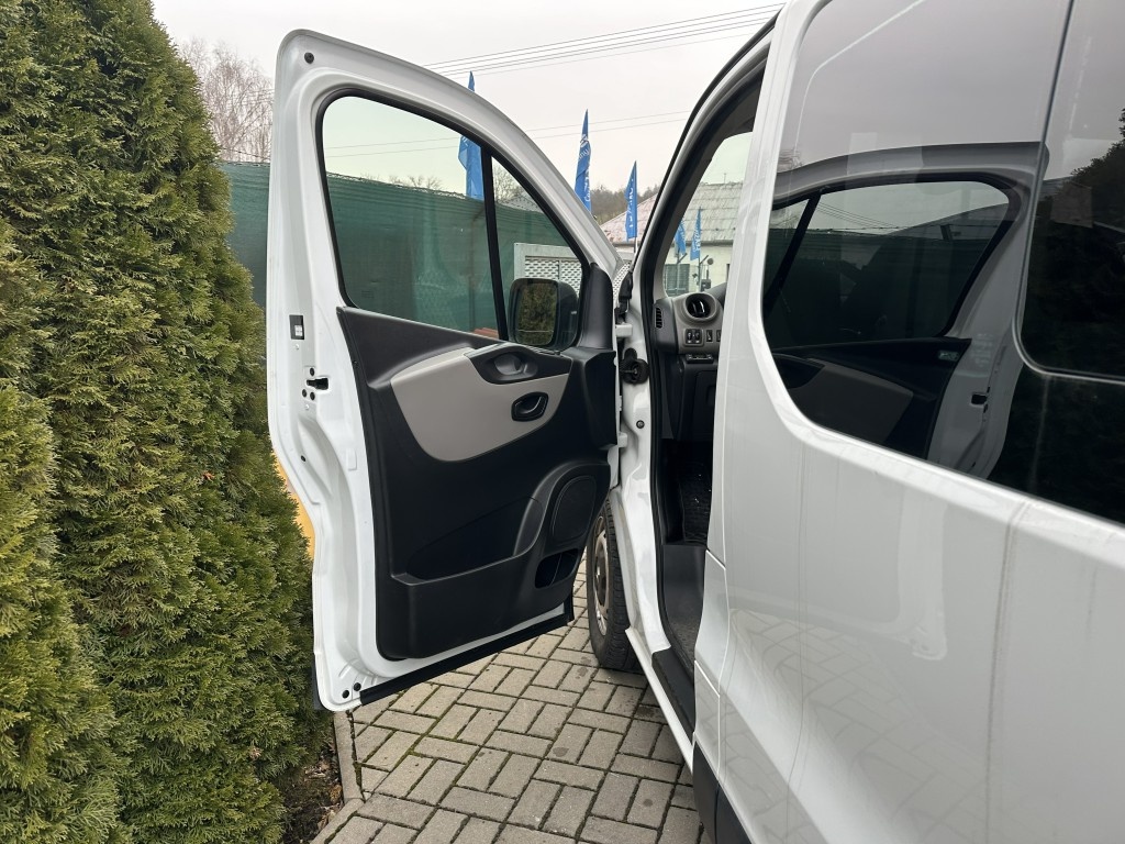 Renault Trafic 1.6dCi 92kW 9 míst - 15