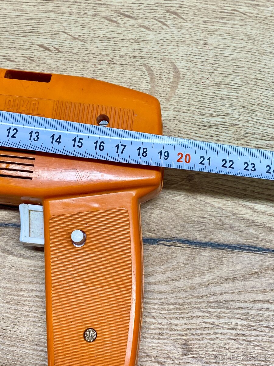 stará hračka vrtačka staré hračky mechanické PIKO - 15