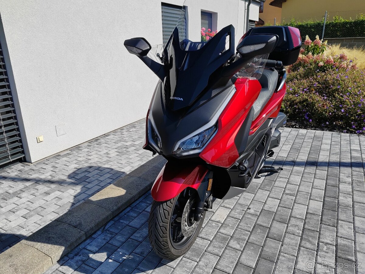 Honda Forza 350 ČR - 15