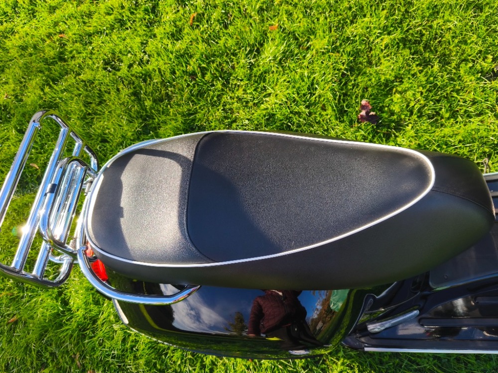 Vespa GTS 300 i.e. (2013) pěkná + doplňky + komplet servis - 15