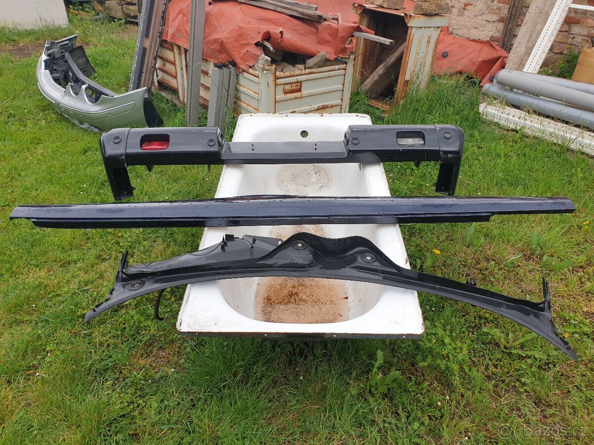 Mercedes w211 maska ohořelá1000, plastový levý prah1500kč - 15