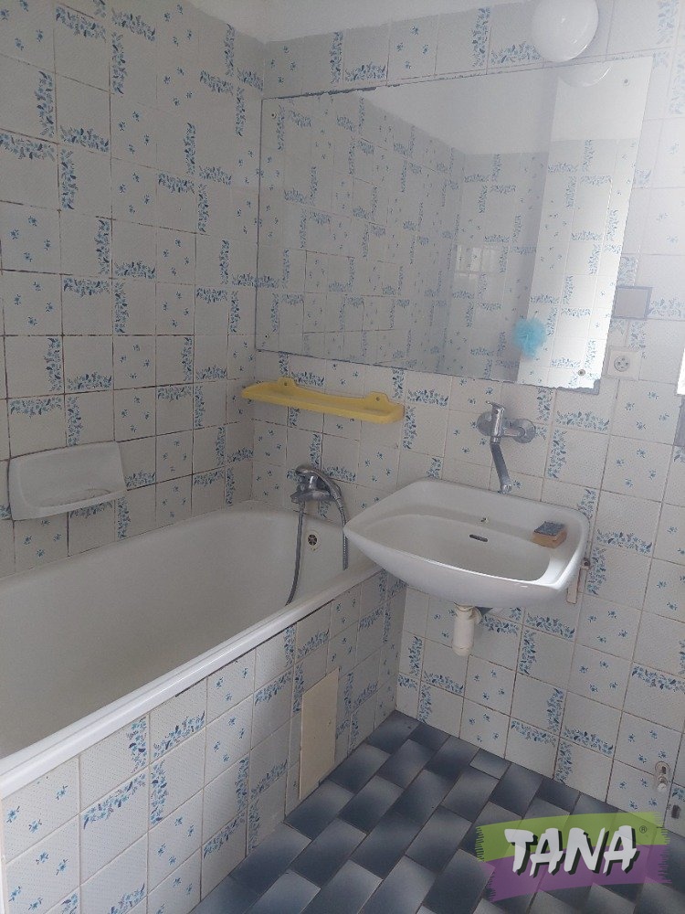 Krajový řadový rodinný dům v obci Herálec v blízkosti měst H - 15