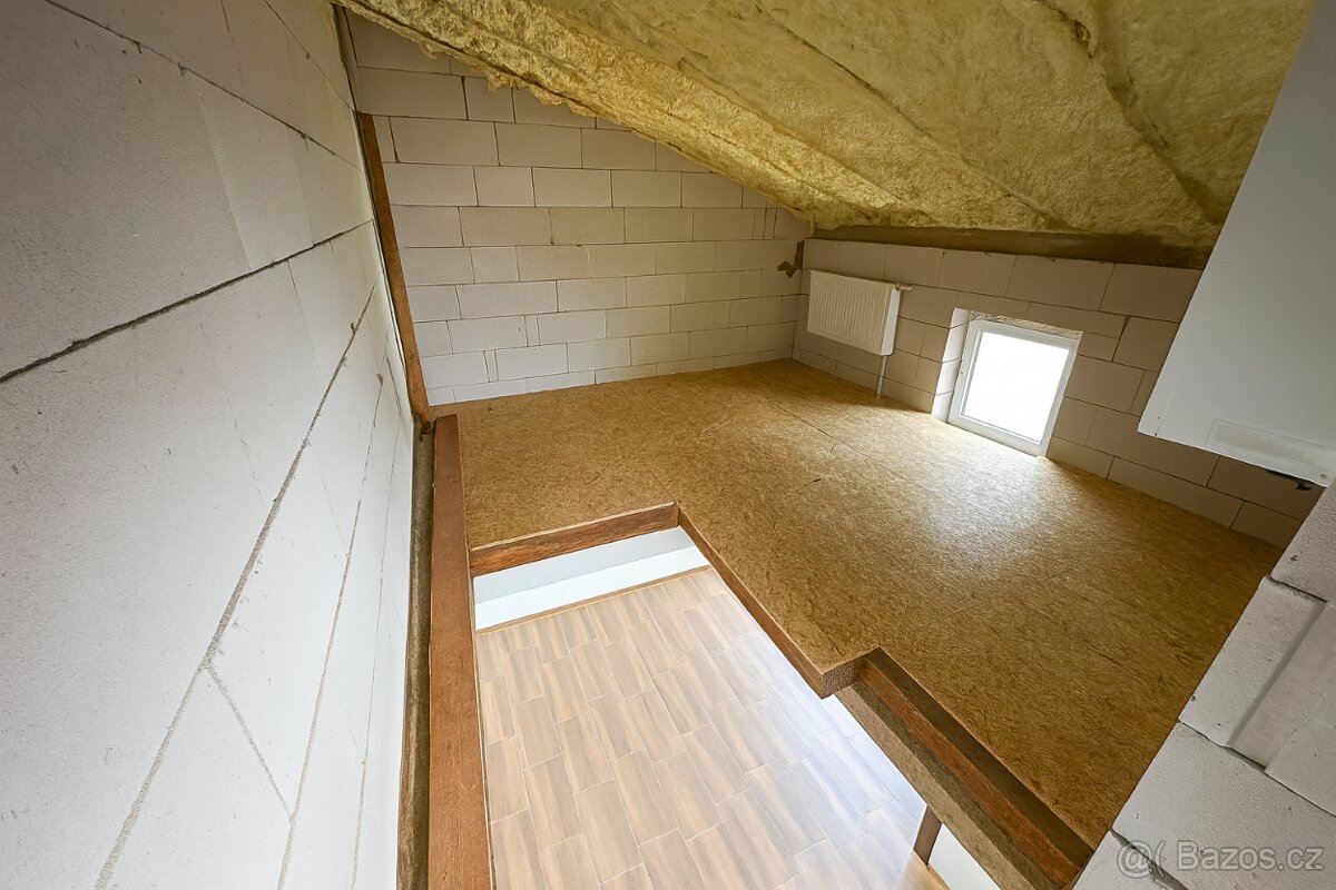 Prodej dvoupatrového domu Halenkovice - 15