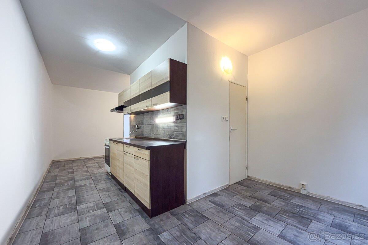 Pronájem, byt, 2+1, 60 m², Chomutov, Zahradní ul. - 15