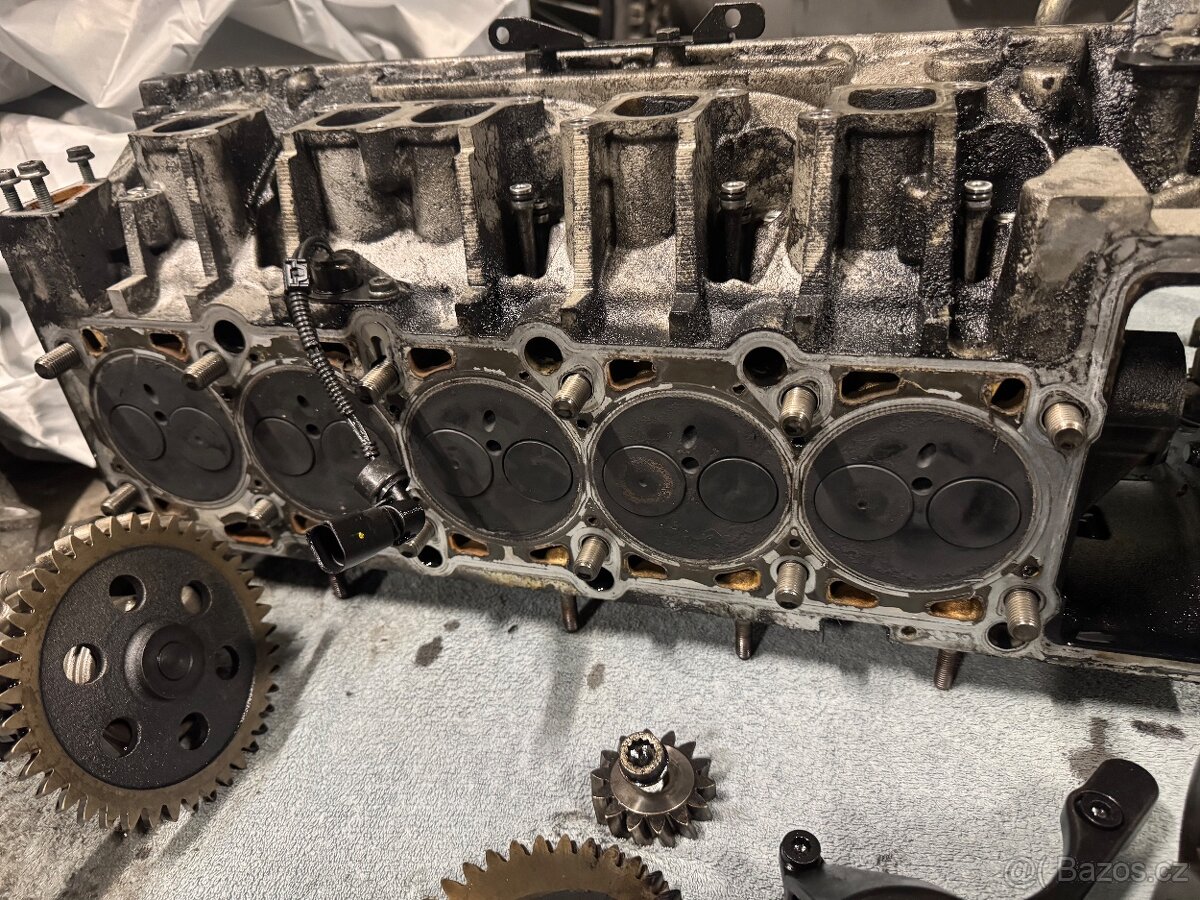 Motorové díly 2.5 TDi 128kw AXE - 15