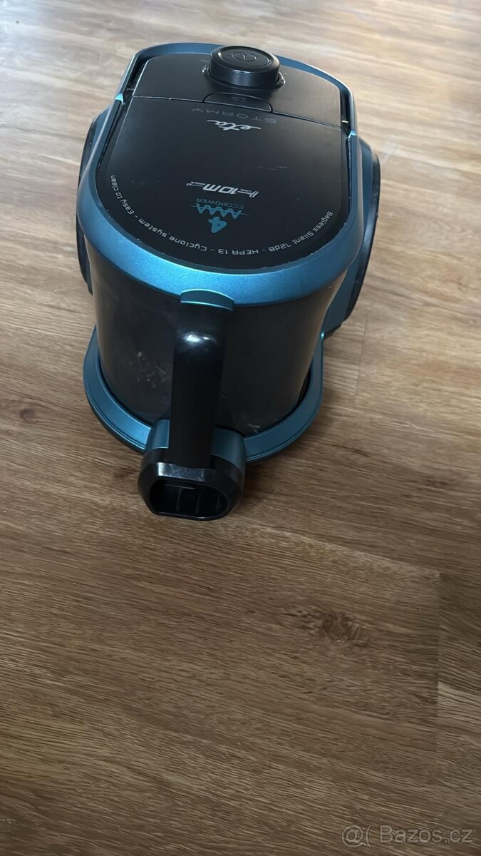 Vysavač bezsáčkový ETA - 15