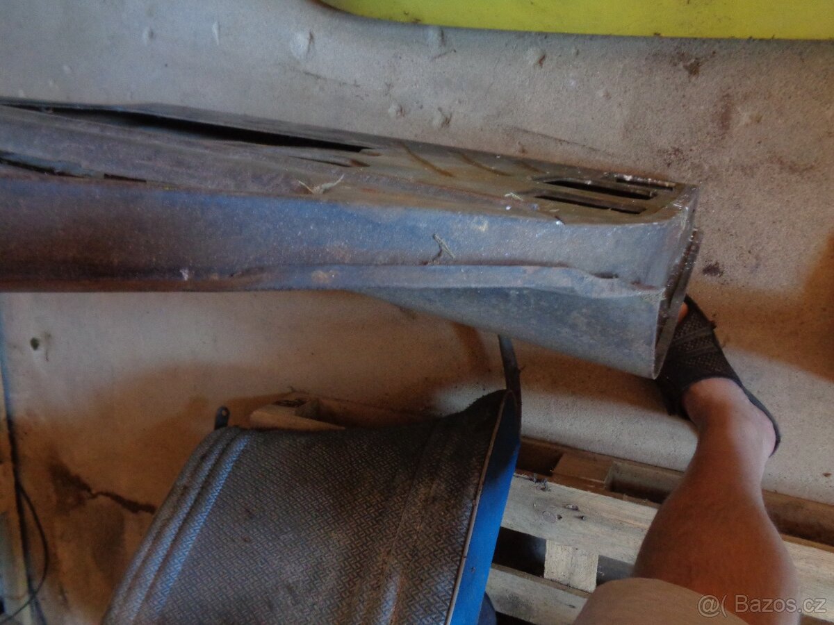 Škoda Spartak nové předni dveře original pant na čtyři šrou - 15