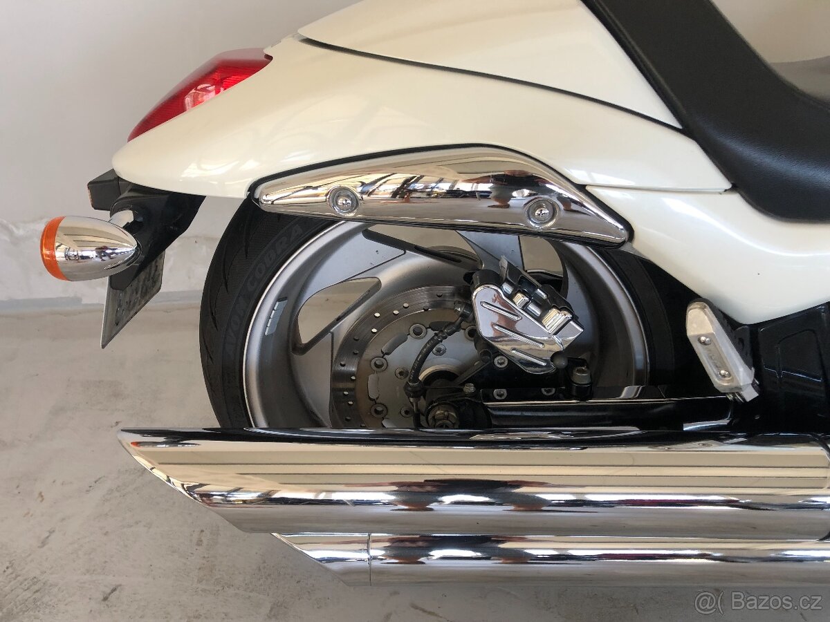 Suzuki Intruder VZR 1800 (boulevard) - 15