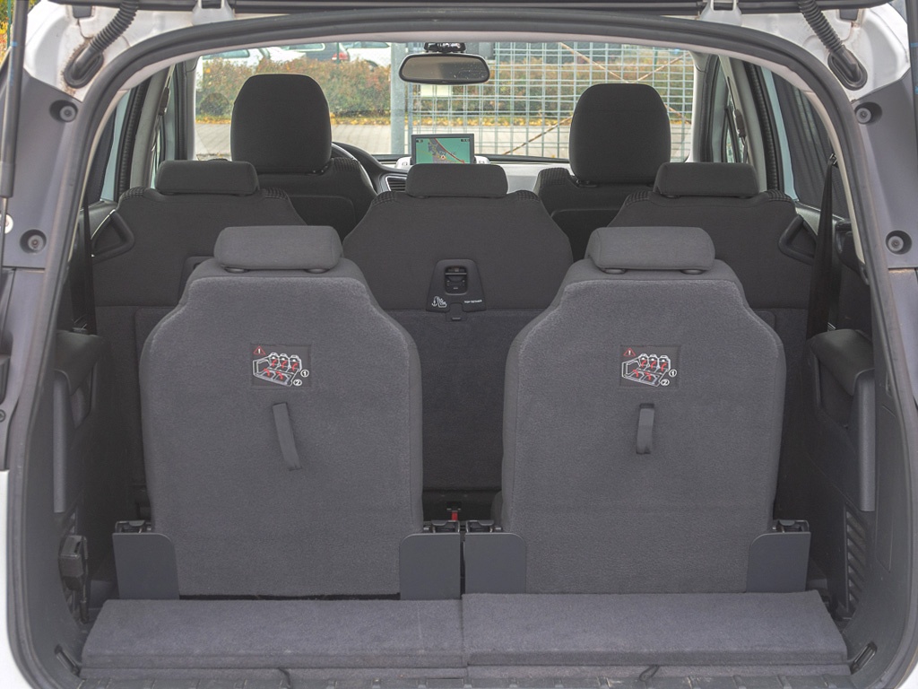 Peugeot 5008 FL 1.6HDI 88KW mat 7sedadel - 15