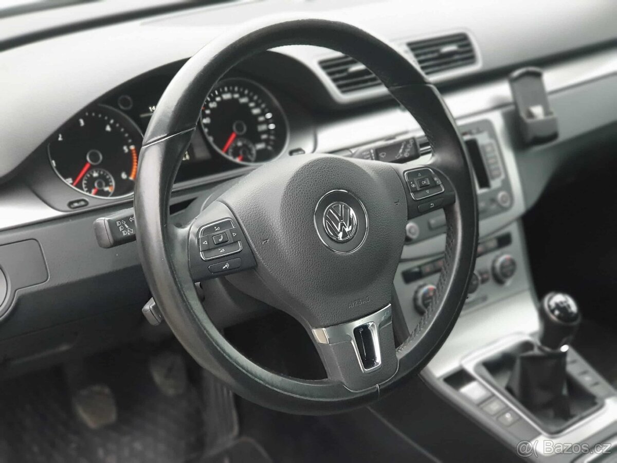 VW Passat B7 2.0 TDi, COMFORTLINE, XENONY, SENZORY, NAVI. - 15