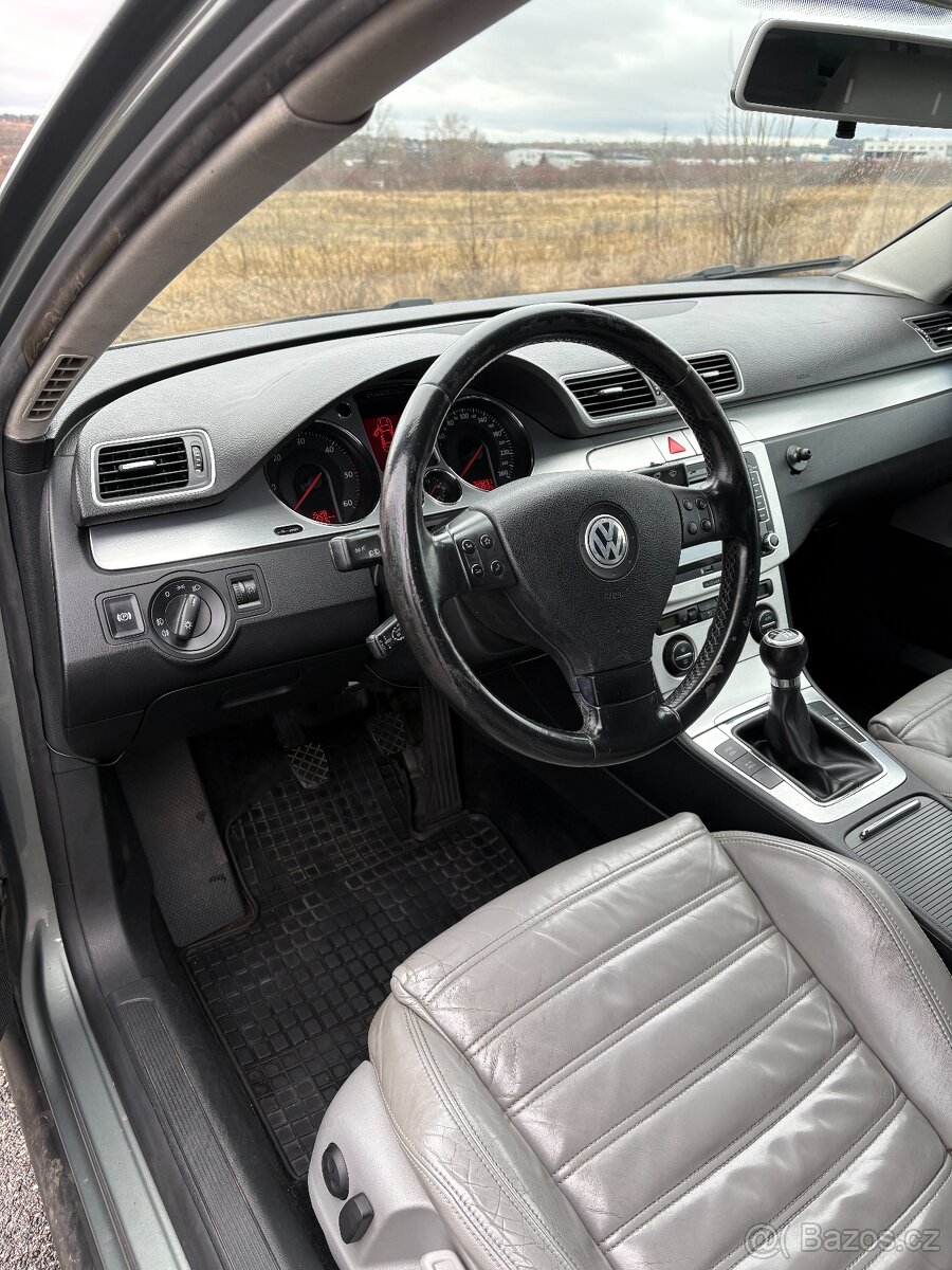Volkswagen Passat B6 2.0 TDI sedan - 15