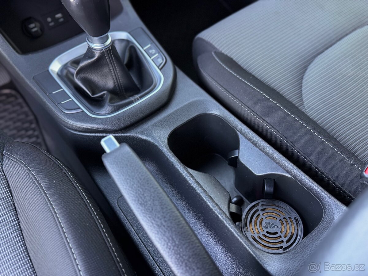 Hyundai i30 combi / 1.6 crdi 81 kW / 2017 - 15