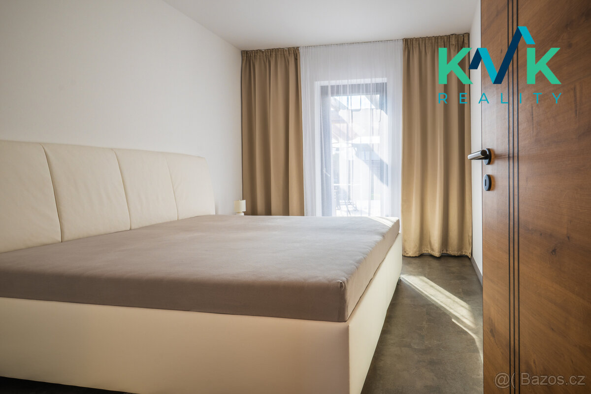 Nízkoenergetický, prostorný bungalov 5+kk s bazénem - 15