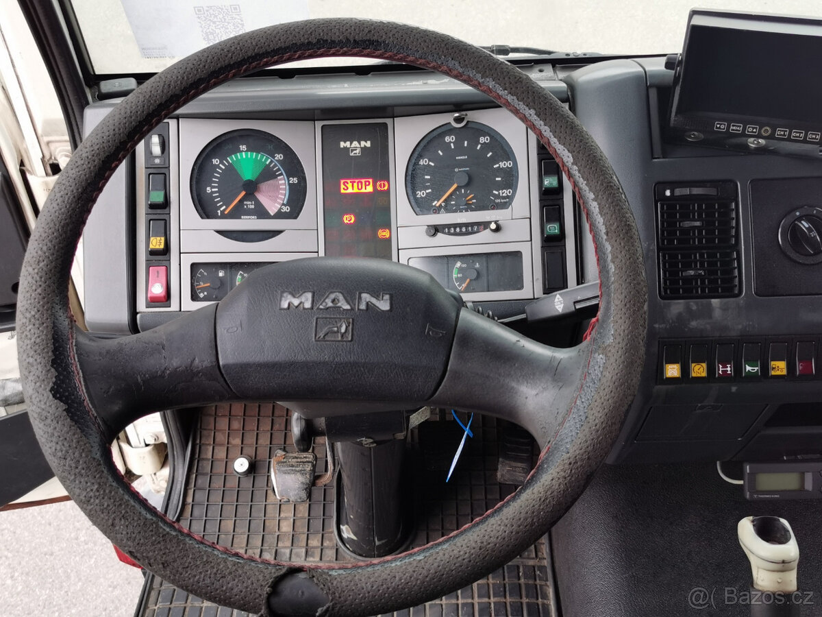 Prodám MAN LE 12.220 4X2 BL EURO 3 skříň s hydraulickým č. - 15