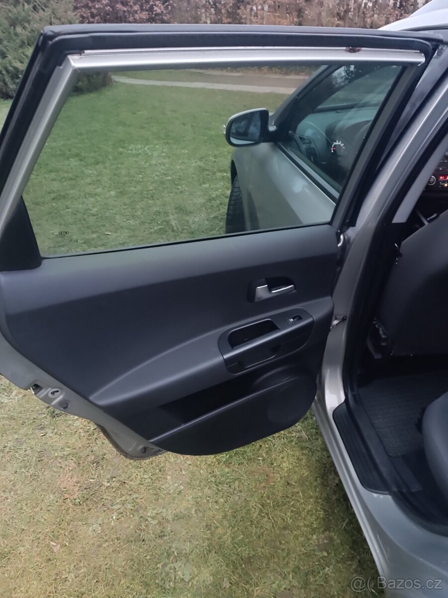 Kia Ceed 2012, 1.6 benzín - 15