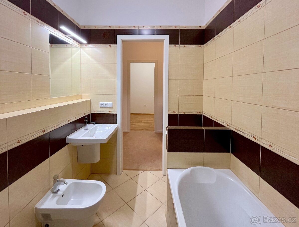 Krásný velký byt s garáží v centru Brna-Údolní ulice - 15