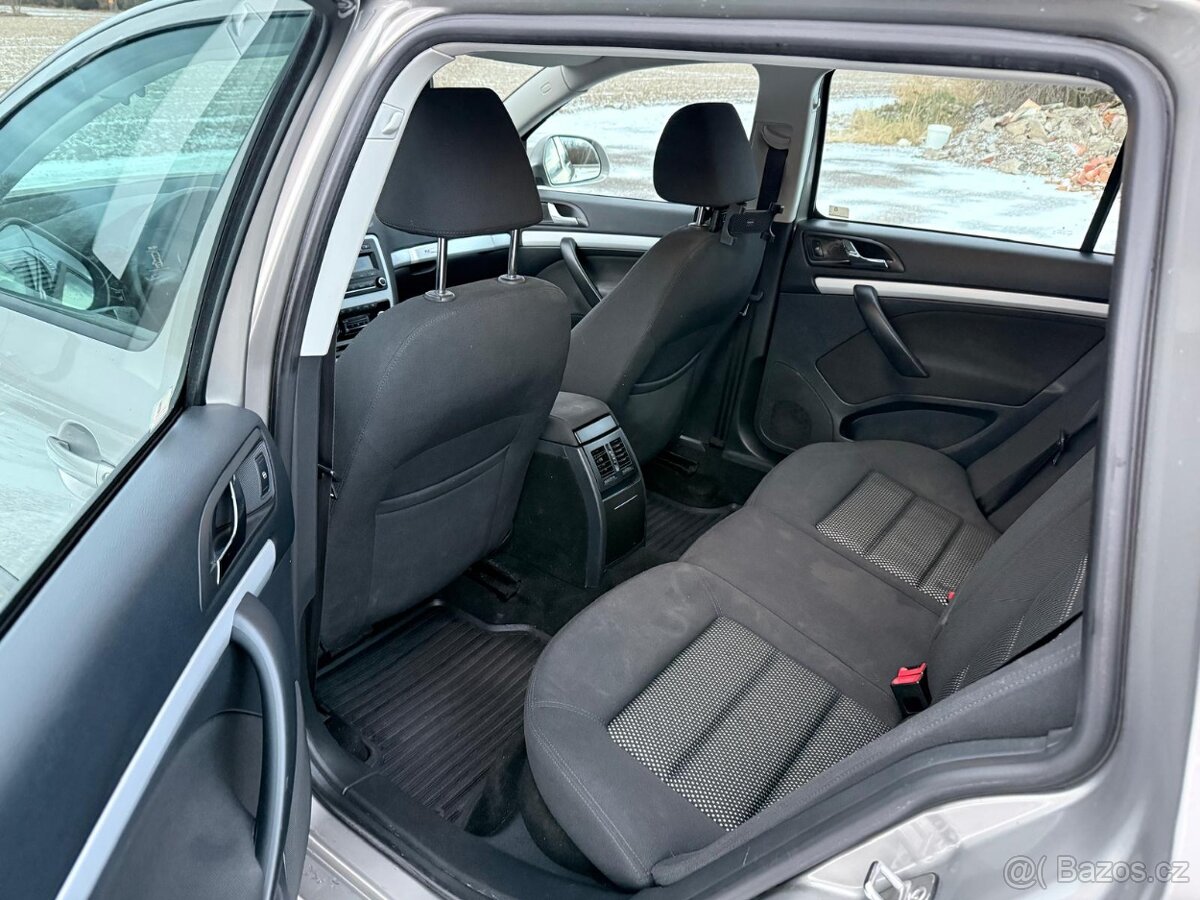 Škoda Octavia Scout - 15