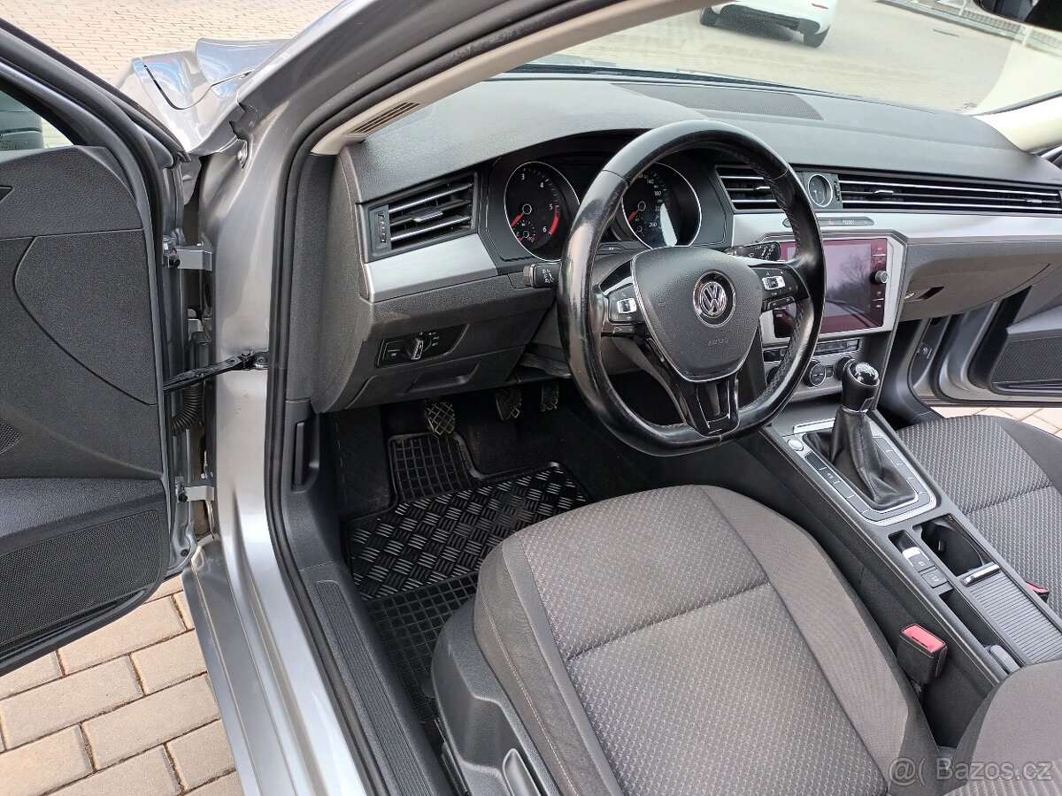 Volkswagen Passat 2,0 TDI,110KW,MANUÁL,NAVI, - 15