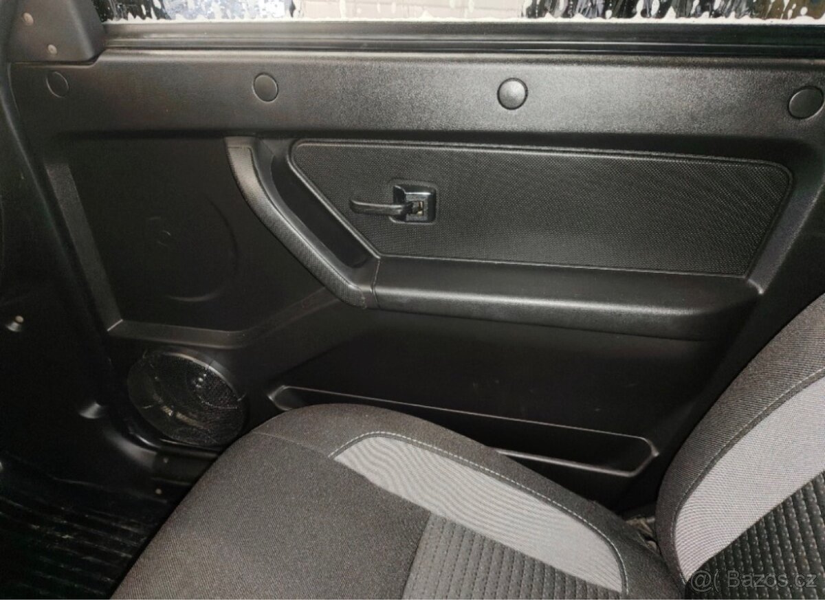 Lada niva urban black - 15