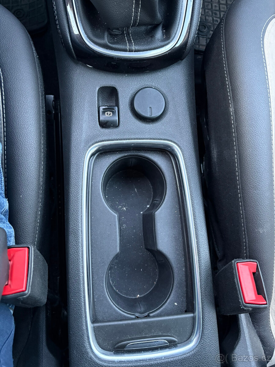 Opel Astra Sports Tourer+ 12/2016 - plná výbava - 15