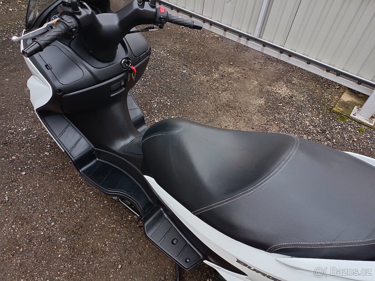 Suzuki Burgman 125i ABS rv. 2019 Cz doklady v ceně - 15