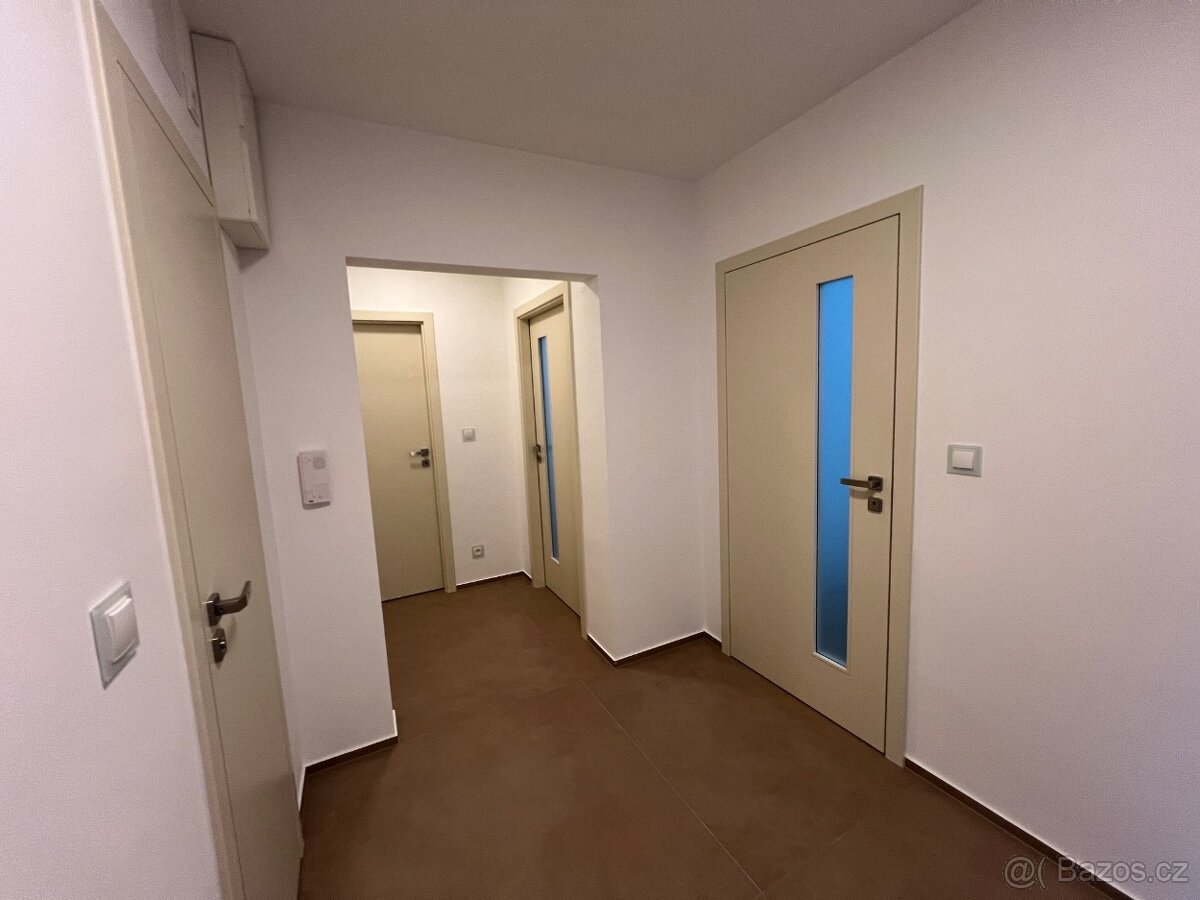 Kompletní realizace a rekonstrukce domů, bytů - 15