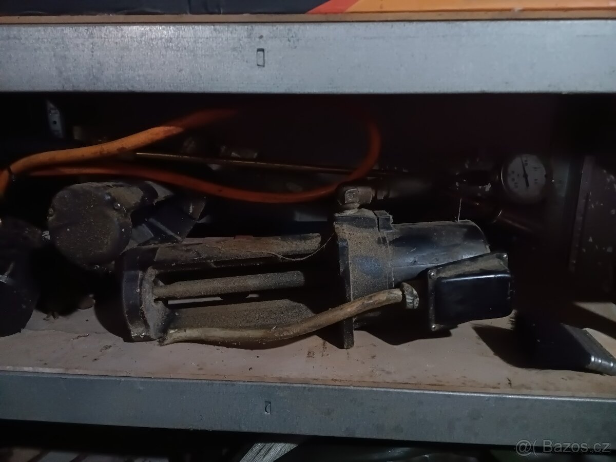 Garážový výprodej - 15