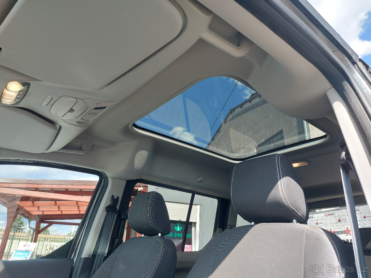 Ford Turneo Connect GRAND 1,5 TDCI L2/TITANIUM/7 MÍST/ - 15