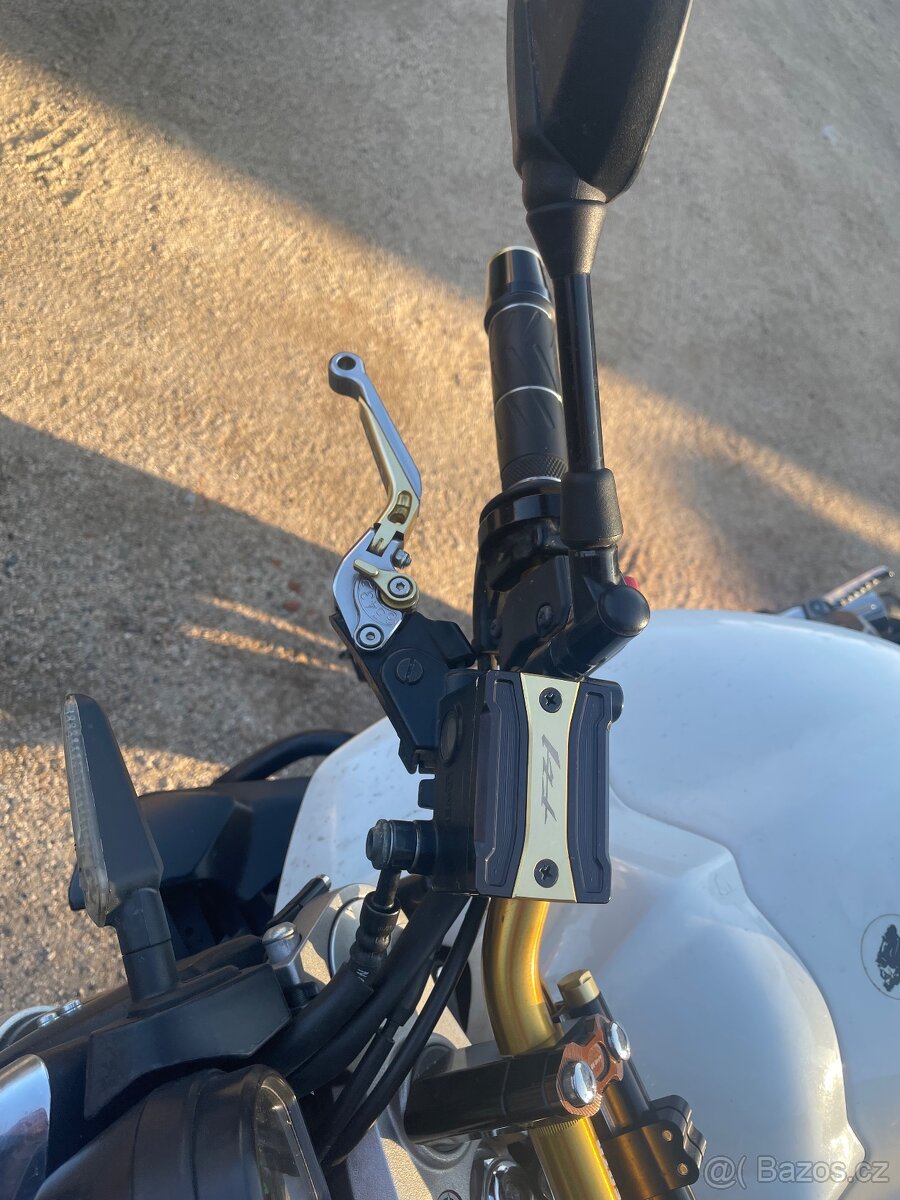 Yamaha FZ1n Laguna Seca - 15