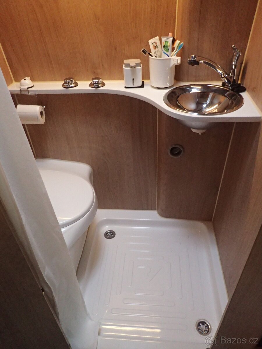 Obytná Vestavba (zánovní) L4H3 pro 4 osoby RV EVO - 15