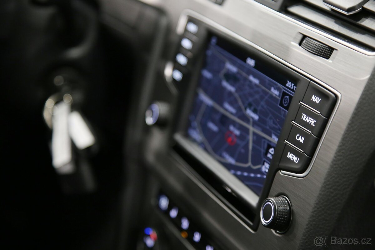 VW Golf VII 1.6 TDI 81kW DSG WEBASTO, r.v. 2016, pravidelný - 15