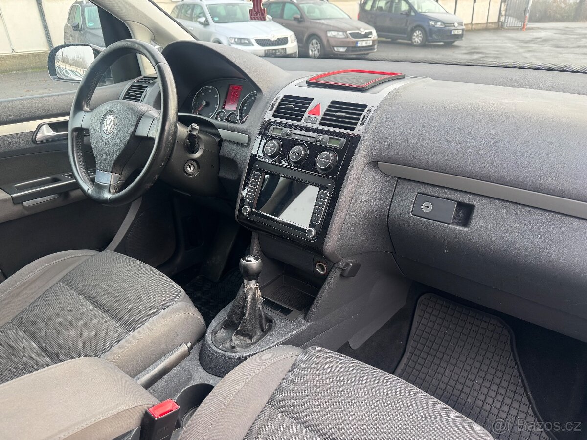 Volkswagen Touran 2.0 TDi FACELIFT MOŽNO NA SPLÁTKY - 15