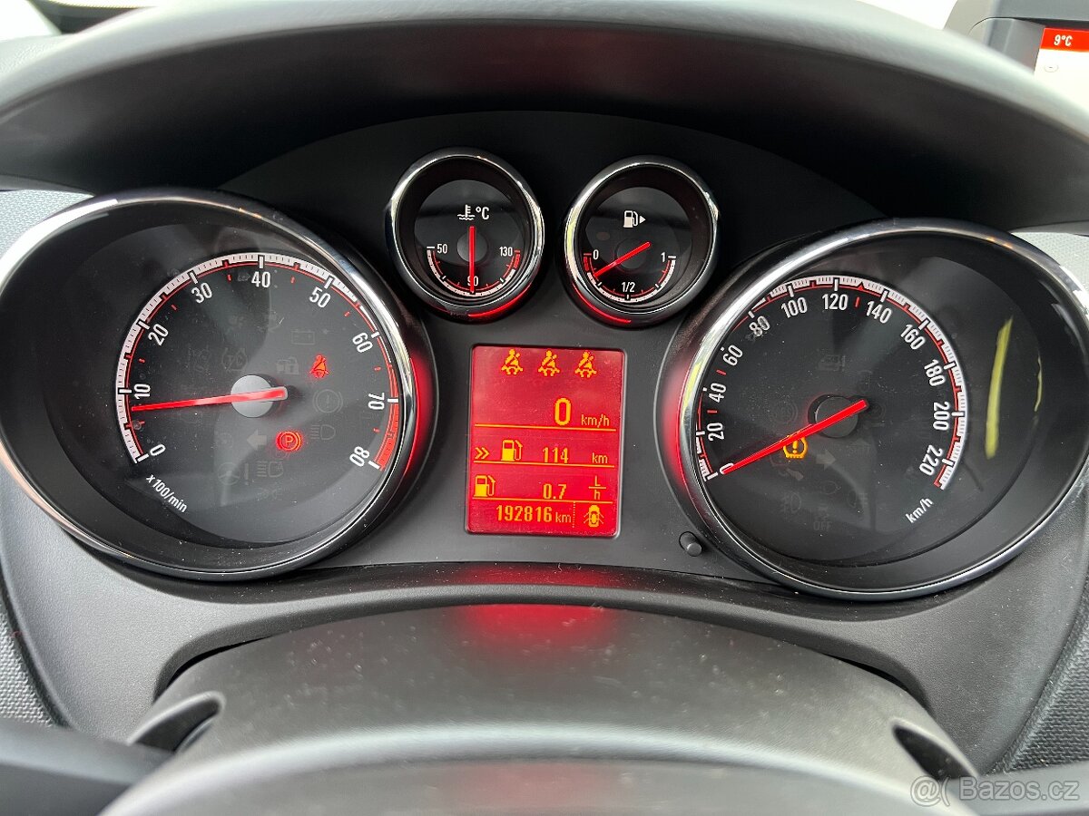 Opel Meriva 1.4T 103KW,NAVI,DRIVE,DRŽÁK KOL - 15