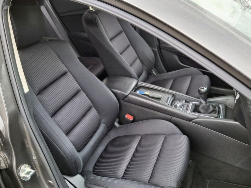 Mazda 6,2.0 benzin Facelit 1. majitel - 15