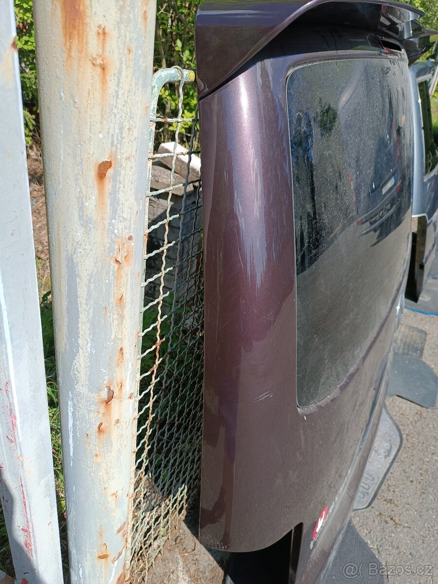 VW T5 Multivan, transportér - páté dveře , víko kufru - 15