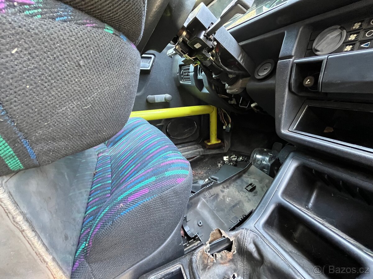 Škoda favorit kastle s rámem - 15