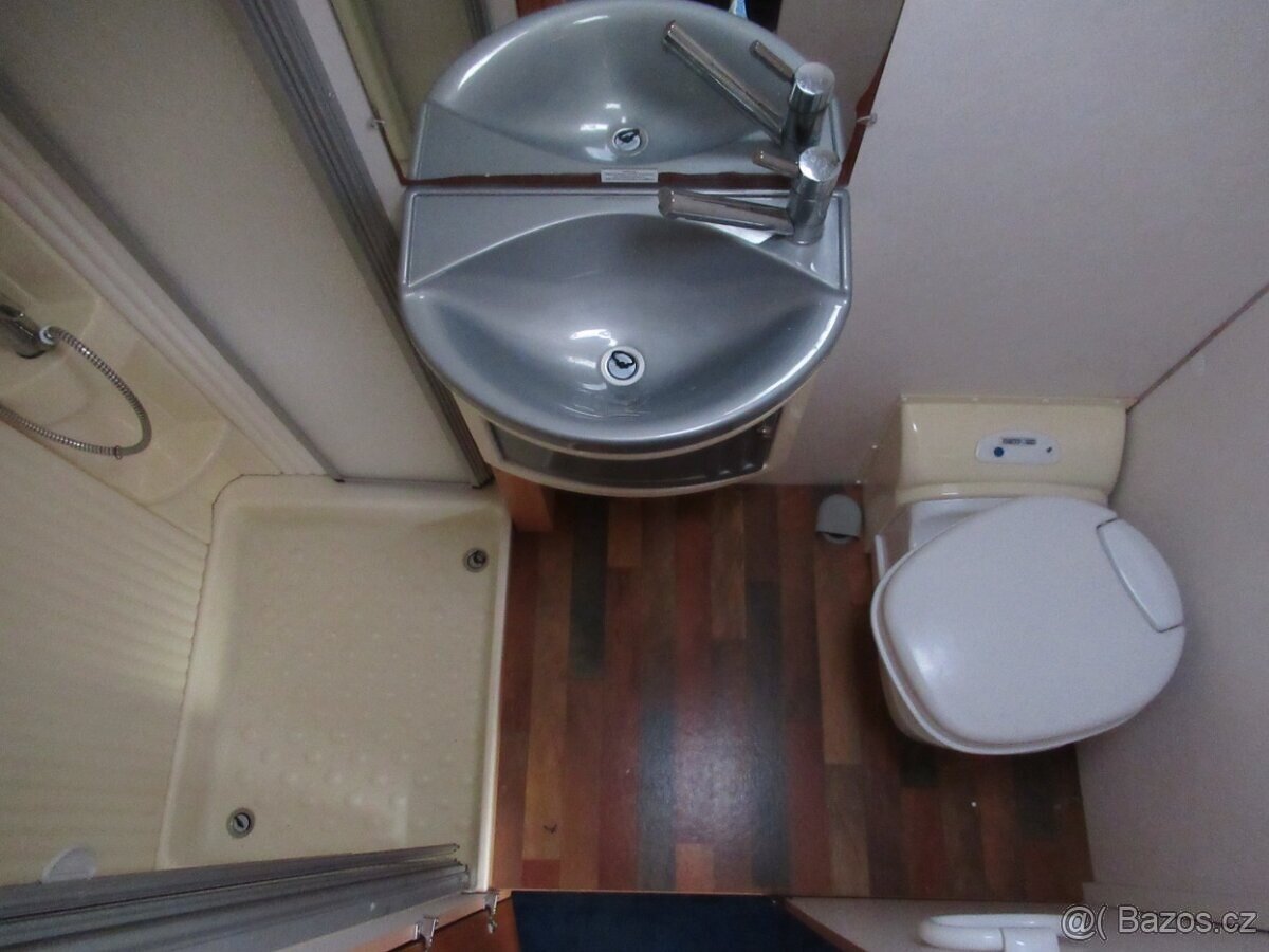 Ford Capron obytný vůz - 15