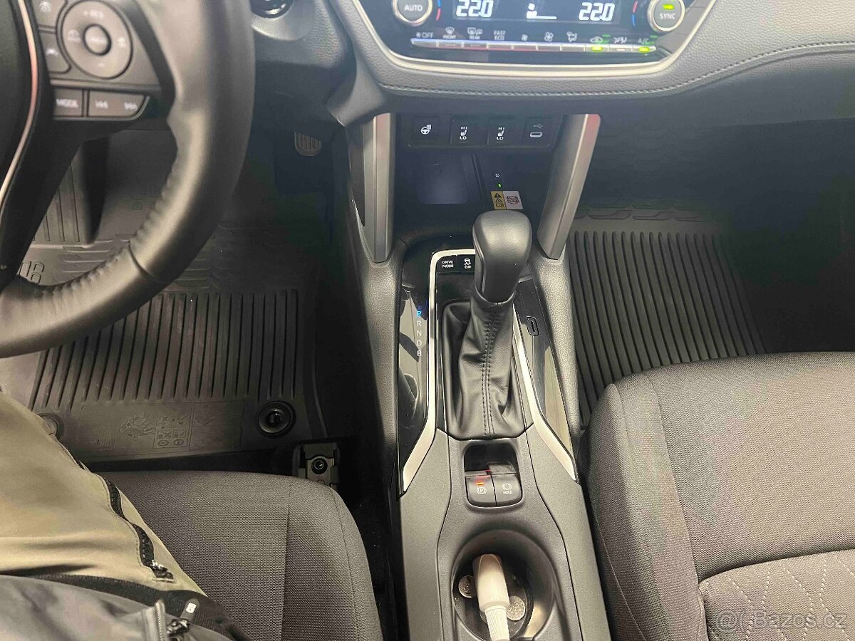 Toyota Corolla Cross, 1,8 Hybrid Style Tech 9060 km. - 15