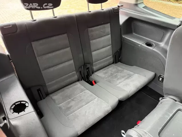 VW Touran 2.0 TDI 103kW,Highline,7.Míst,1.Majitel,Webasto. - 15