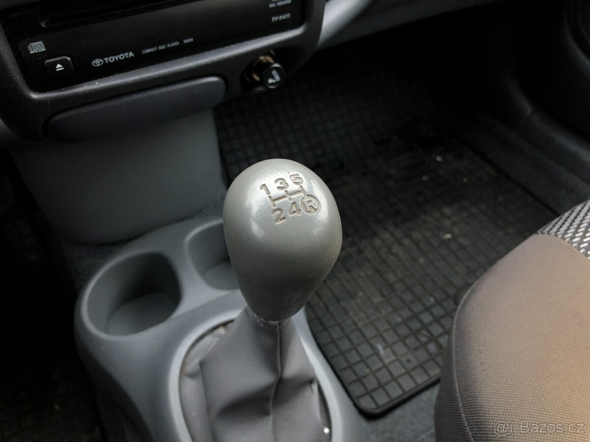 TOYOTA YARIS 1.0 VVT-i - 15