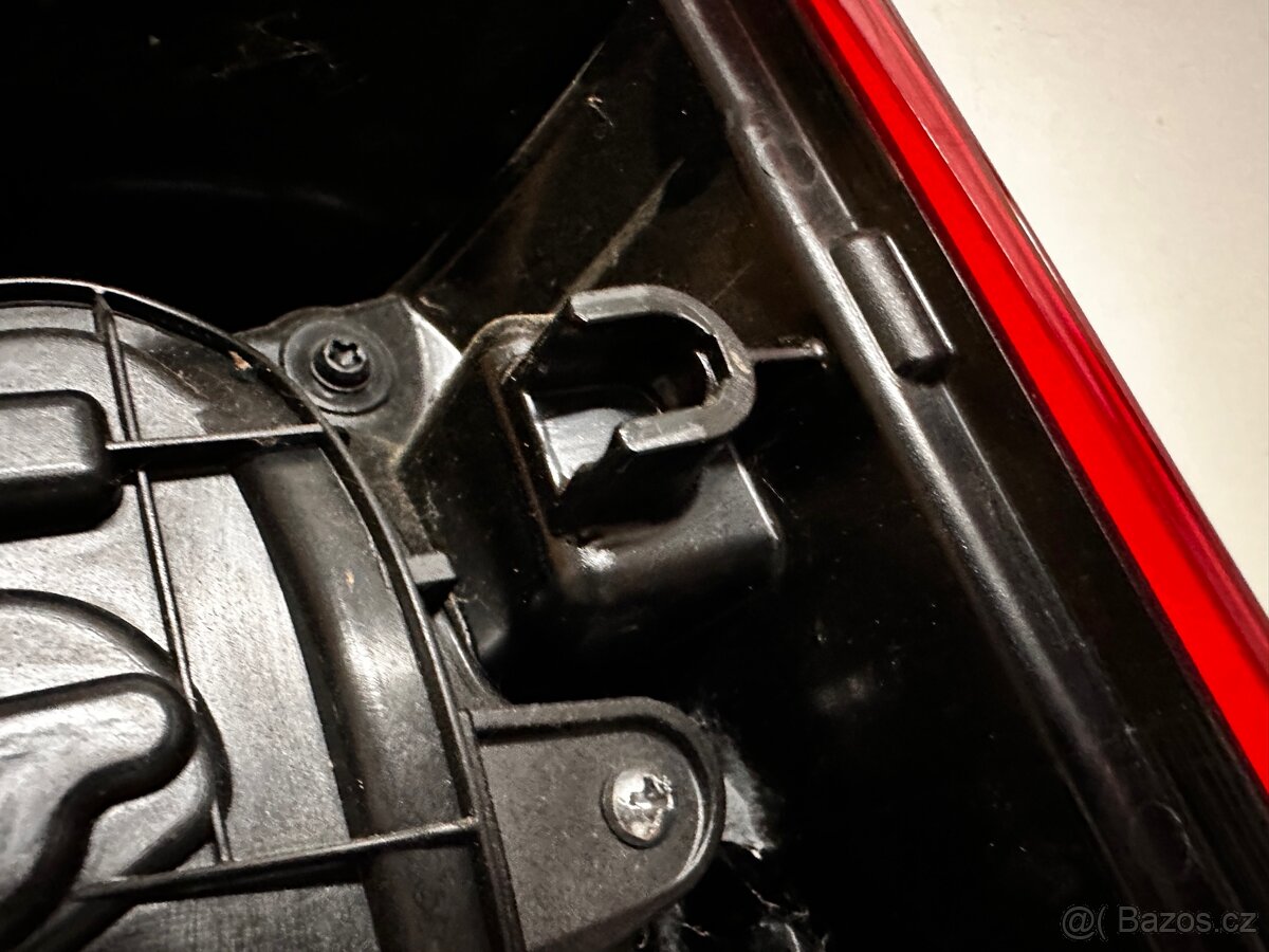 VW T6.1 zadní světlo - 15