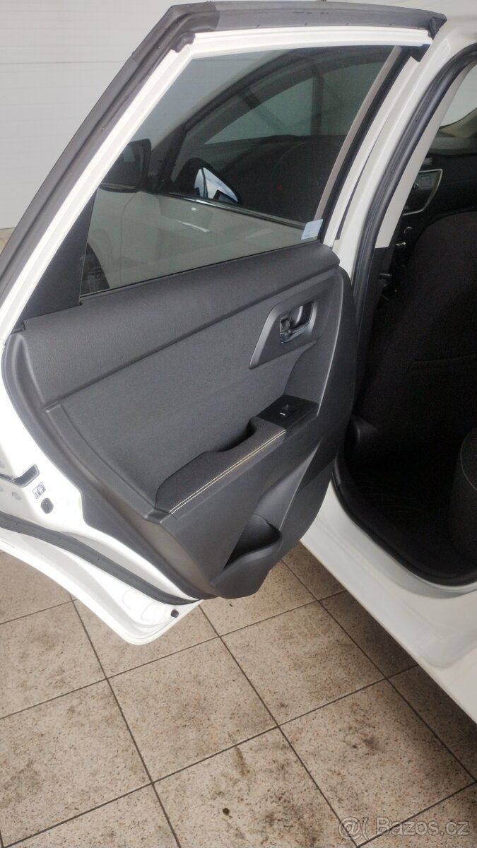 Auris 1.6 - 15