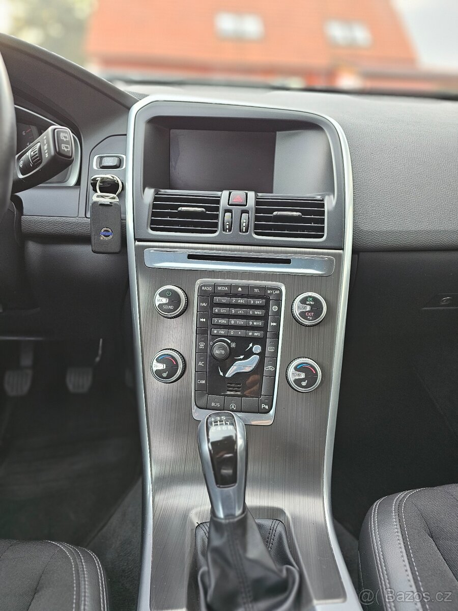 Volvo XC60 2,0 D4 140 kw - 15